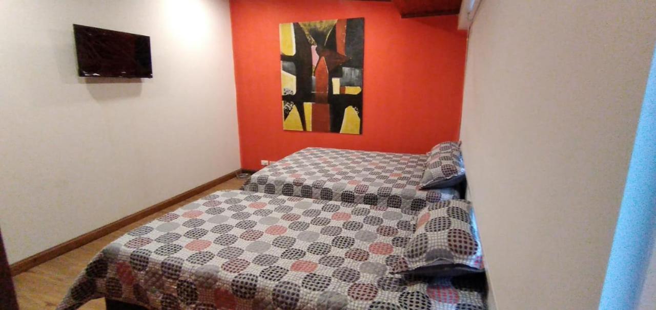 Acogedor Hostal Usaquen La Parada Del Tren Богота Экстерьер фото